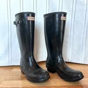 Girls Black Hunter boots size 4.5 (EU 36)